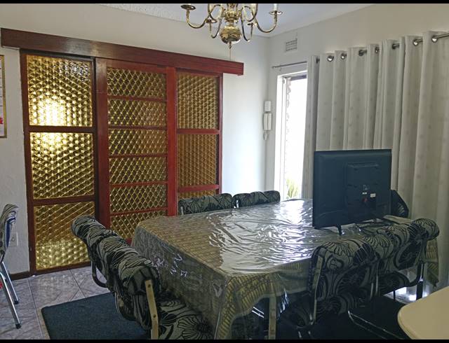 4 BEDROOM FREEHOLD FOR SALE IN MOUNTAIN RISE